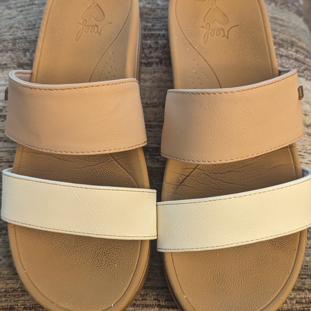 Women's Tan and White Slide Sandals